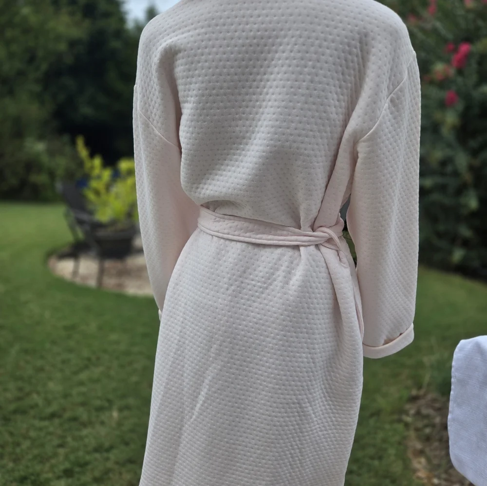 Pink Robe - Picture 5 of 7